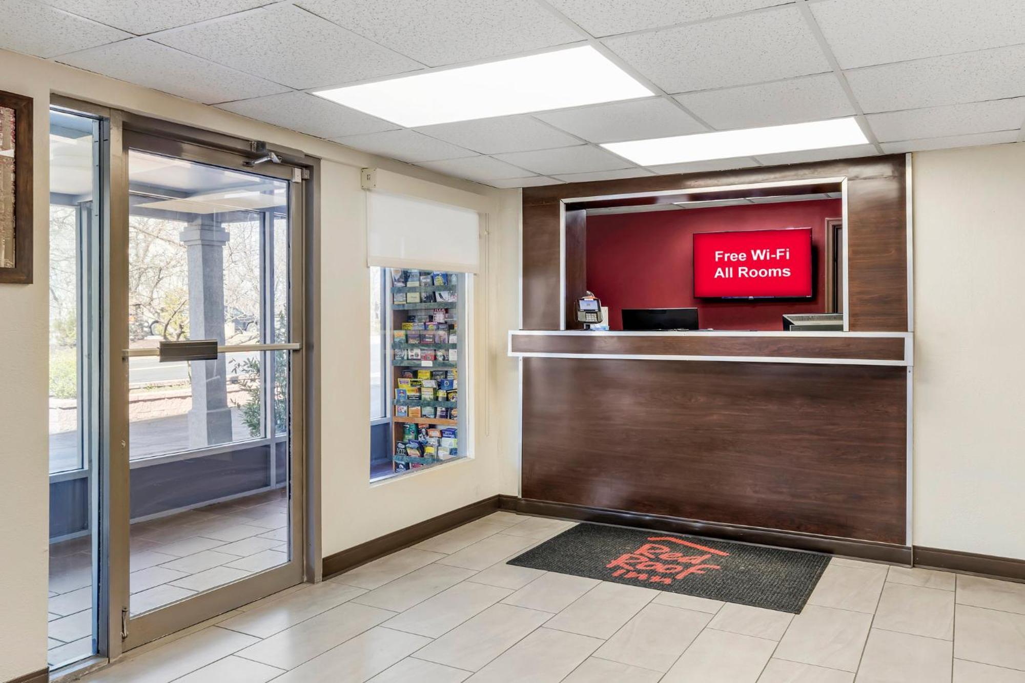 Red Roof Inn סטרודסברג מראה חיצוני תמונה
