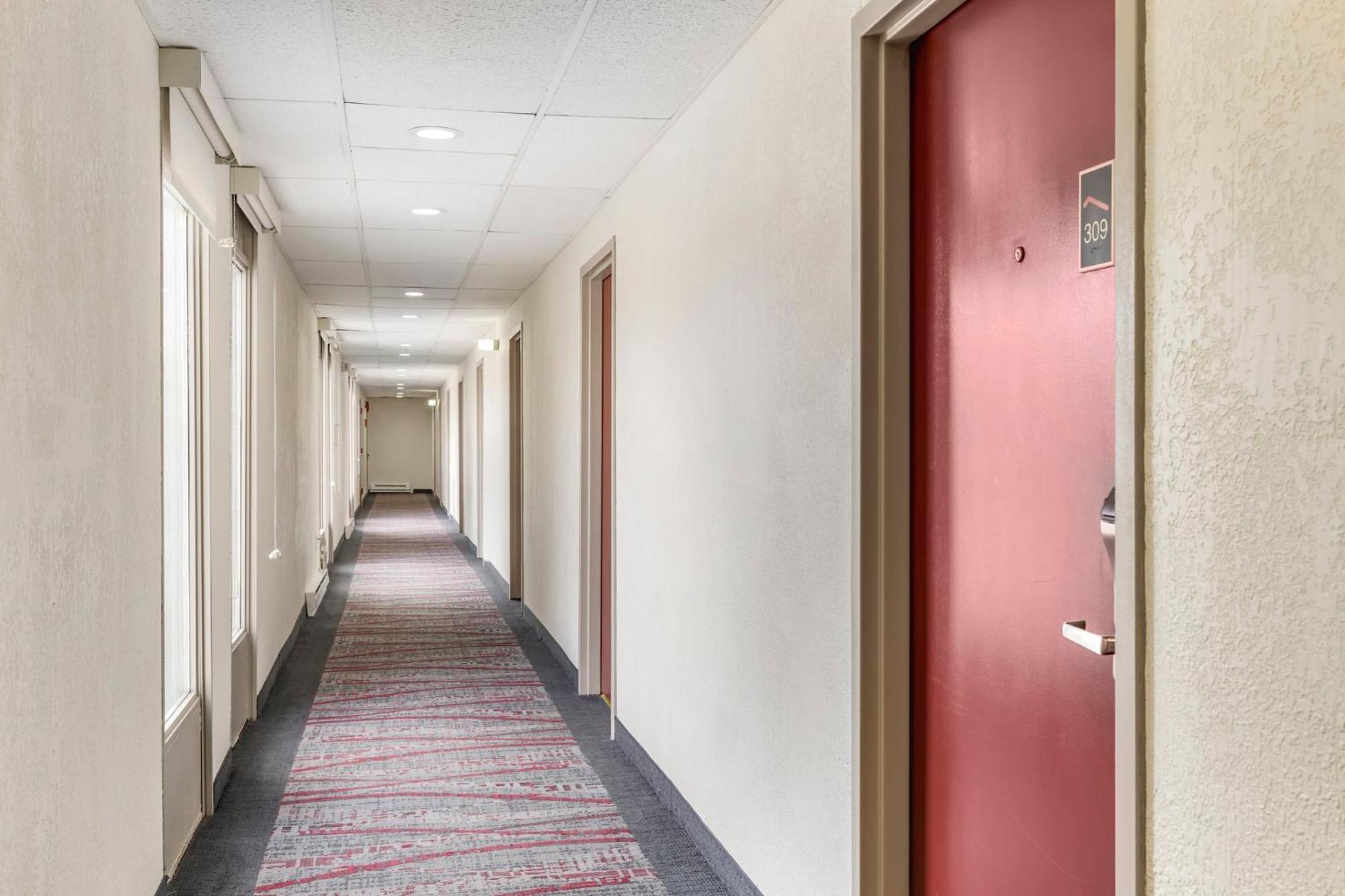 Red Roof Inn סטרודסברג מראה חיצוני תמונה